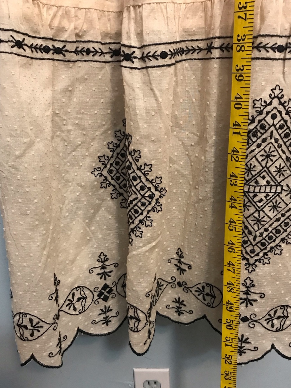 House of Harlow 1960 Cream Maxi Dress with Black Embroidered Accents - Picture 2 of 11